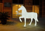 Лошадь светодиодная, белая